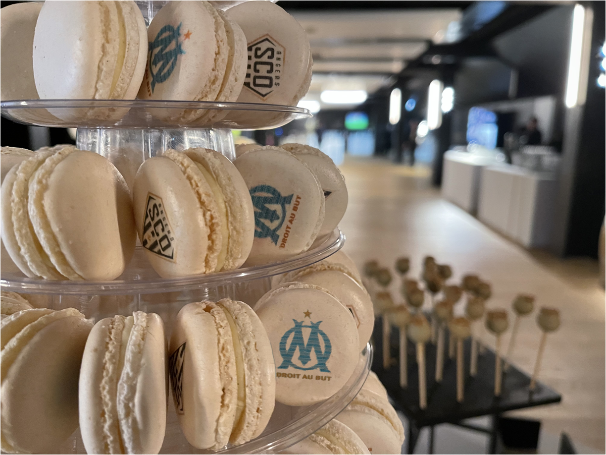 Renaud Traiteur - Macarons logotés