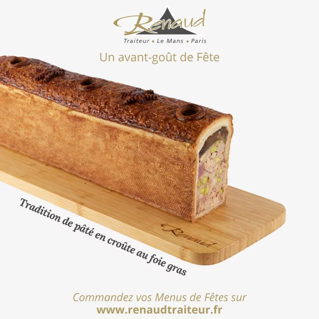 Redécouvrez un incontournable de la gastronomie avec notre pâté en croûte maison, une véritable ode à la tradition culinaire. Élaboré avec soin, il marie généreusement un foie gras délicat, des pistaches croquantes et une gelée au Jasnières, apportant une touche raffinée et aromatique. La pâte sablée, préparée par nos pâtissiers, sublime cet équilibre de saveurs.

Ce pâté en croûte d’exception, réalisé dans le respect des traditions, est le choix parfait pour vos tables de fêtes. Une spécialité artisanale qui allie savoir-faire et plaisir intemporel.

Vendu à la part ou par demi pâté en croûte (environ 2kg, 14 parts)

Commandez en ligne sur https://fetes.renaudtraiteur.fr

5% de remise pour toute commande passée jusqu'au 1er décembre avec le code promo JANTICIPE

@les_traiteurs_de_france 
#renaudtraiteur #traiteursdefrance #noël #menudefetes #menudenoel #christmasfood #traiteurnoel